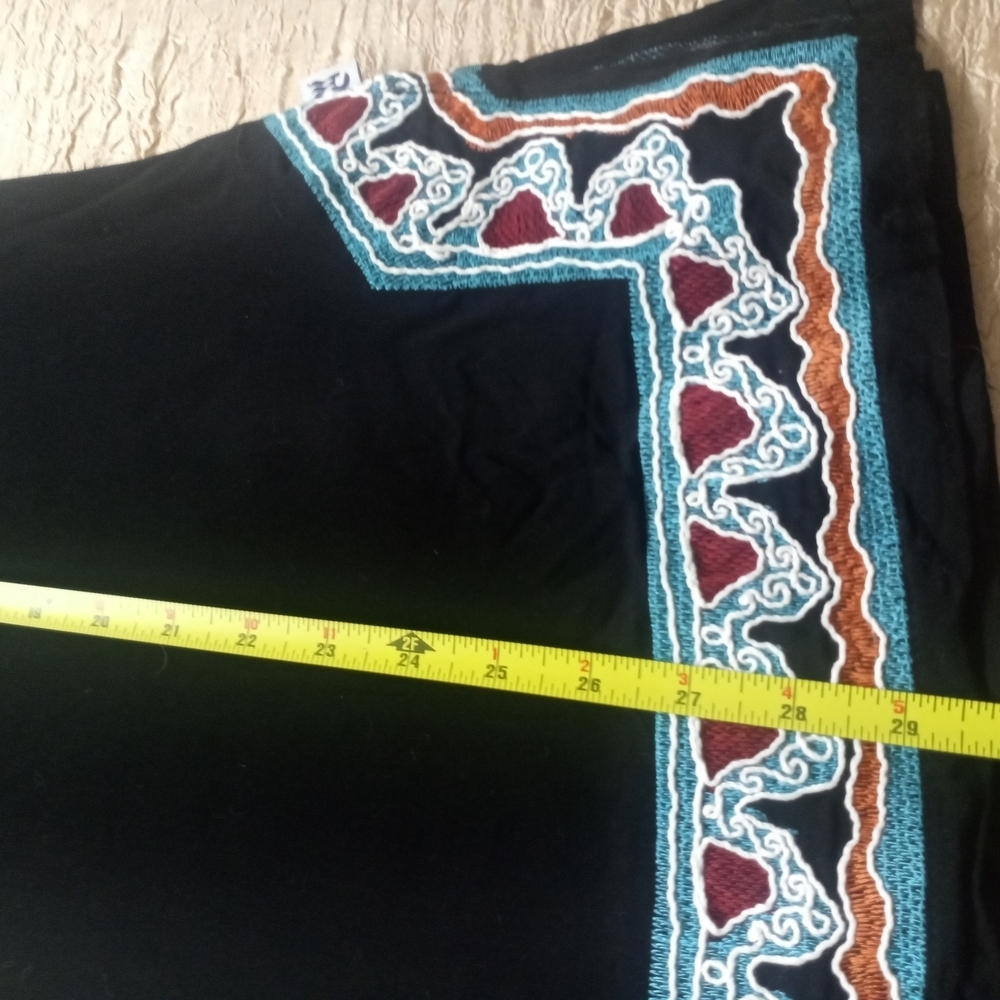 Chic Black Embroidered Tunic Top - Picture 13 of 13